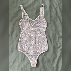 Wilfred Lace Bodysuit in Lilac